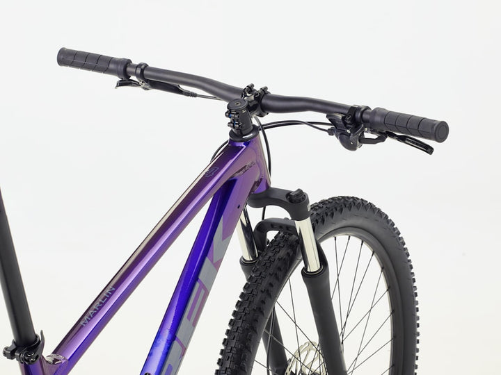 #color_purple-flip-black-fade
